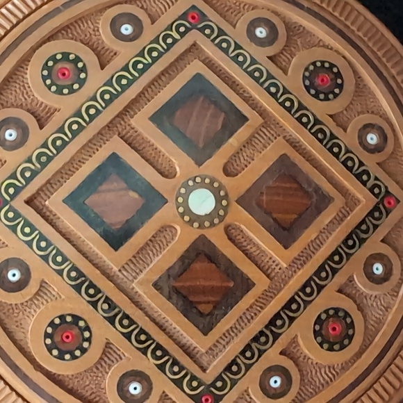 VGT, Ukrainian Hutsul Round Wooden Box with Intricate Mosaic Inlay. - Picture 9 of 11